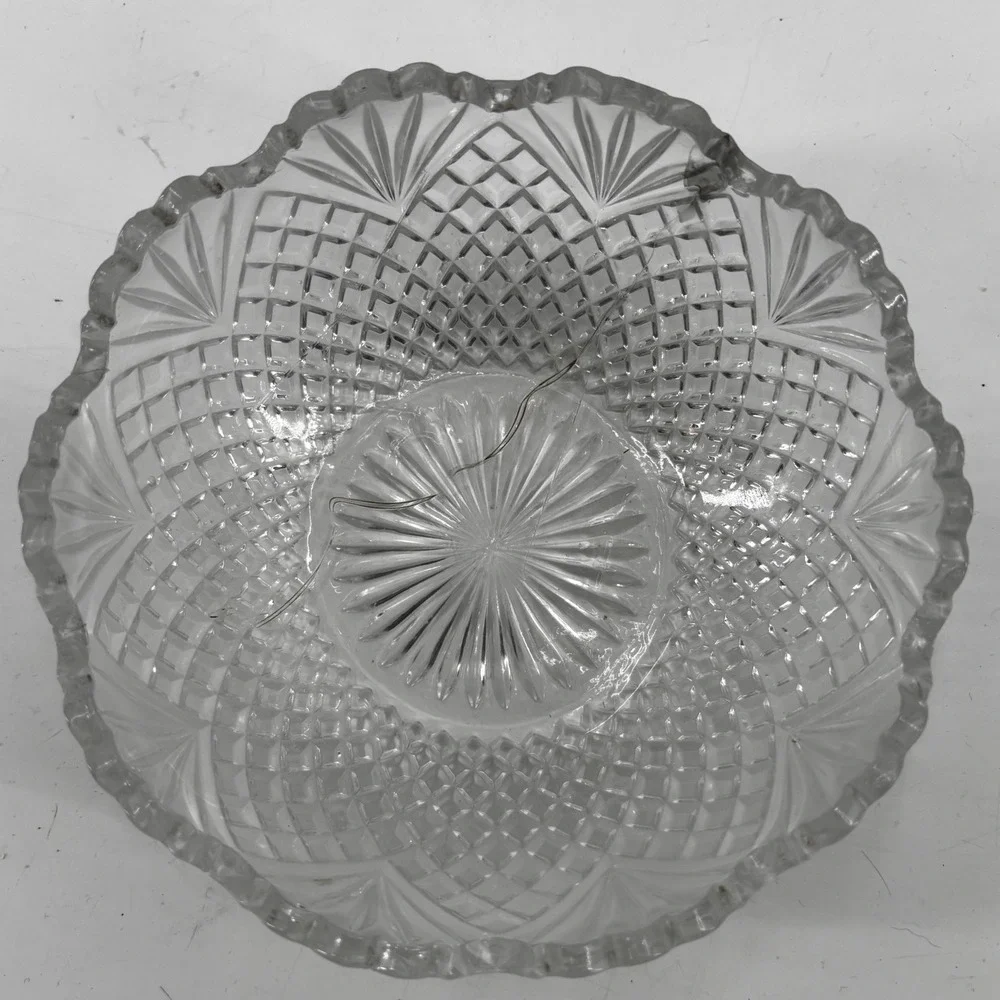 Vintage‎ Clear Cut Glass Scalloped Bowl Diamond Fan Pattern Round Bowl